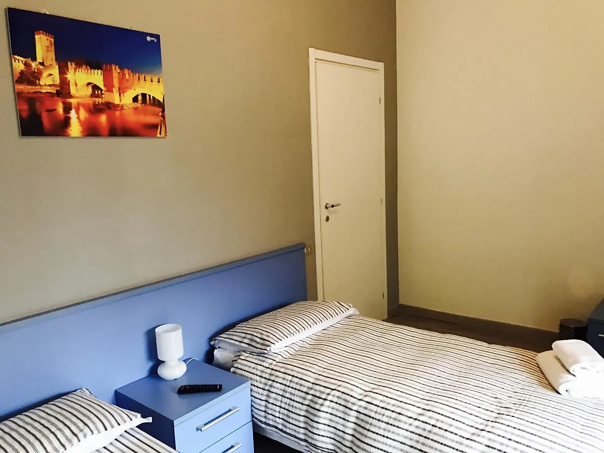 Simoni 10 Hotel Verona 2*,  Italy