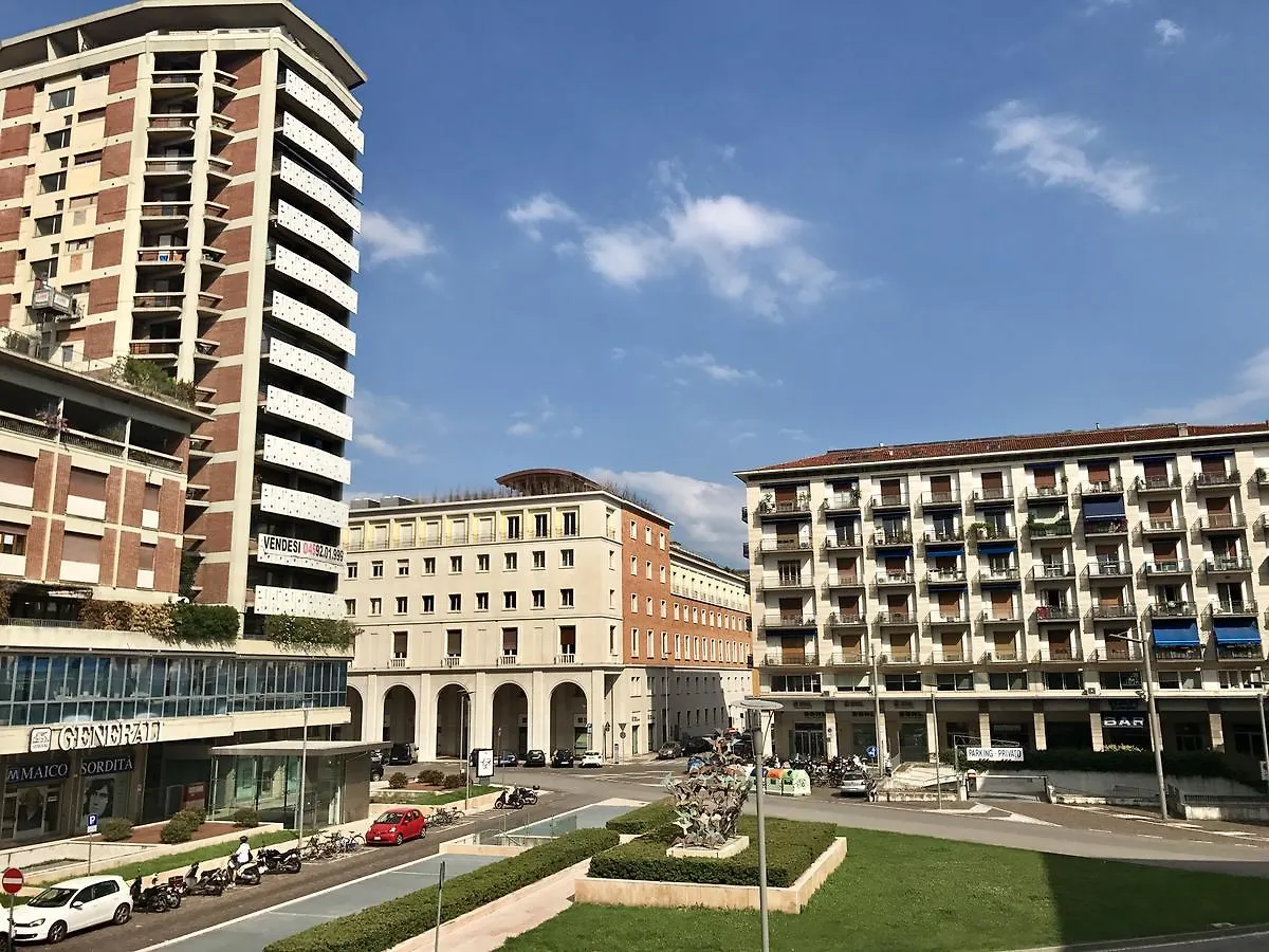 Simoni 10 Hotel Verona 2*,  Italy